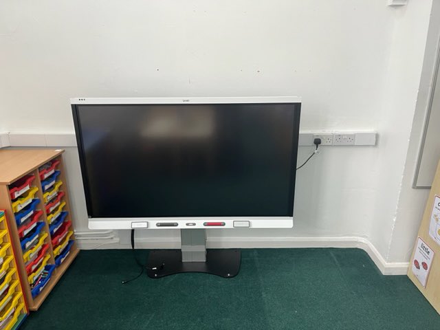 maximpres's tweet photo. Great install this week @PrepDenstone of @SMART_Tech interactive displays using @loxitltd hi-lo motorised mounts. Temporary home during building upgrade #planning #investment https://t.co/ELvTWvqf6p