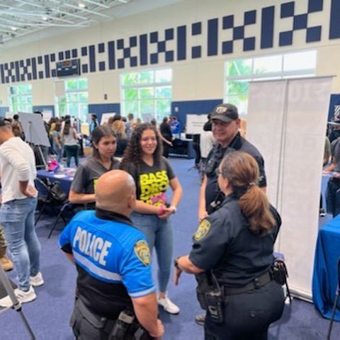 FIUPOLICE's tweet photo. Admitted Student Day at #FIU Welcome future PANTHERS 💙 It was great meeting our future students and their families… #FIUAdmittedStudents #Fiupolice #FIUPD #futurepamthers #fiu26 https://t.co/n71VaipjWb