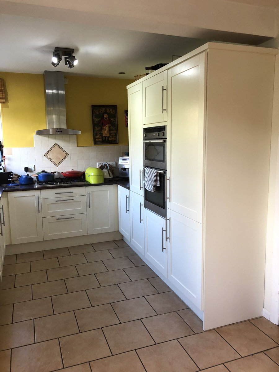 Eglantine Hand Painted Kitchens tweet media