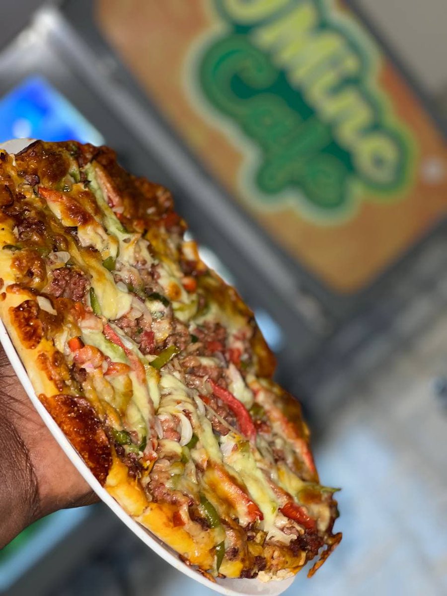 _vmincafe's tweet photo. Grab your Beef Pizza @_vmincafe https://t.co/sQW8t0XvPm