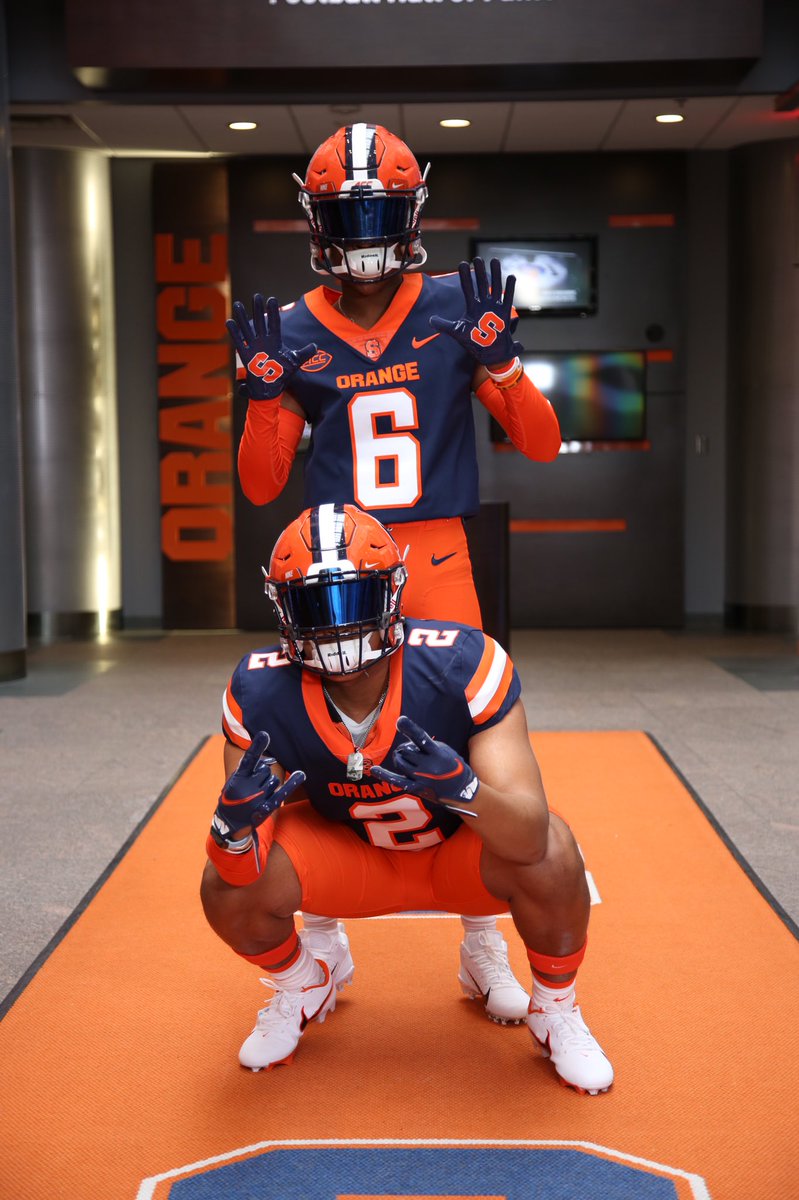 AmeerG_6's tweet photo. Enjoyed my time today at @CuseFootball @SyracuseU #GoSyracuse 🍊 @mrpafootball @SportsByBLinder @hbgcougarcoach @CamboyzTraining @PRZPAvic @HBGCougar_FBall https://t.co/iBGwVlVOb3