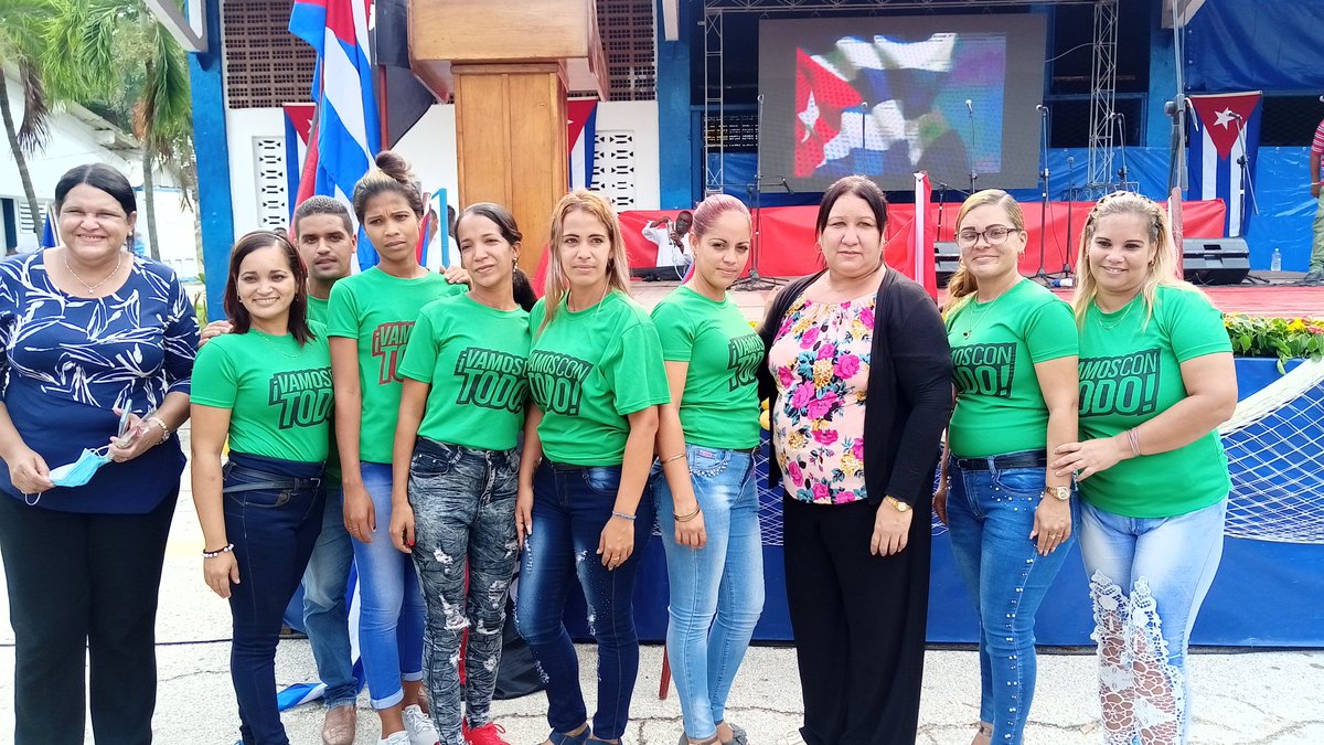 Desborde de carisma, vínculo y creativas propuestas de atención a los jóvenes signó el encuentro con la primera Secretaria del #PCC en la #ProvinciaGranma Yanaiysi Capó Nápoles y las nuevas generaciones, fieles a #Cuba #VamosConTodo #CubaViveYTrabaja <a href="/DiazCanelB/">Miguel Díaz-Canel Bermúdez</a> <a href="/DrRobertoMOjeda/">Dr. Roberto Morales Ojeda</a>