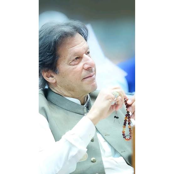 dr_aisha041's tweet photo. We were with you. We are with you. We always will be. You're not alone Imran khan. Nation is with you. May Allah protect you from all evils and calamities. Ameen. Long live Imran khan. ✨
#Emergency #BehindYouSkipper https://t.co/9aUq57p8L2