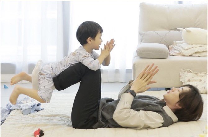 TulipsForWookie's tweet photo. this makes me so lafjlqjgkwbd 🥹🥹 i love eunhae being parents https://t.co/ZeXkU54OEN