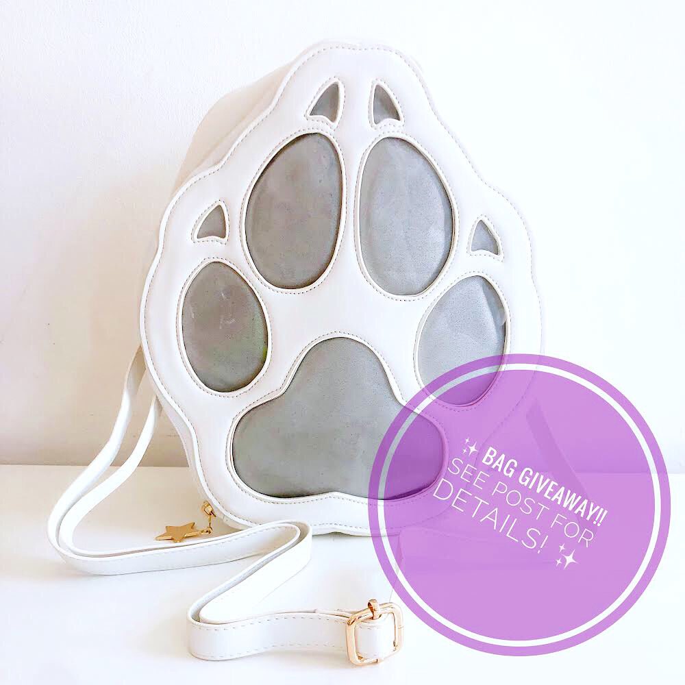 foxleapstudio's tweet photo. 🐾✨ Ita Bag Giveaway!! 🐾✨ i’m giving away 1 white/silver paw bag + 3 pins of the winners choice from my store! 

Retweet + follow to enter! ✨ Ends 17th of April! 🌍 Open Internationally, shipping included! Good luck! 😊💖 #itabag #giveaway https://t.co/fwcOBjbQ3N