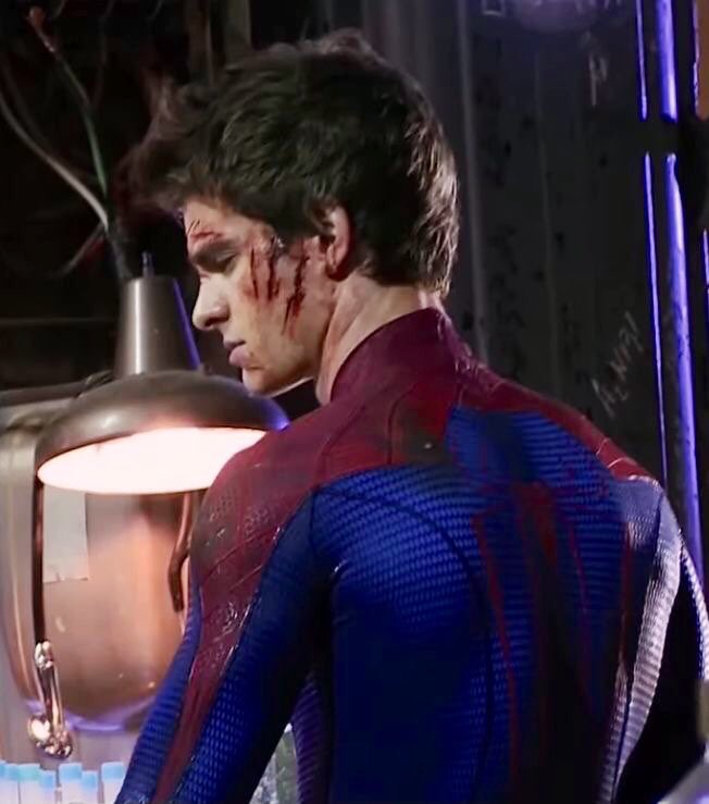 RT @garfieldpics: thinking about andrew garfield in his spider-man suit https://t.co/Brw8lSguCZ