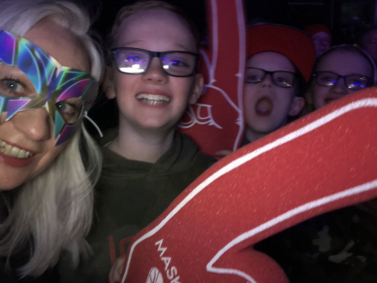 SmithSmithl28's tweet photo. #maskedsingerlive #glasgow https://t.co/LuF3n09dhv