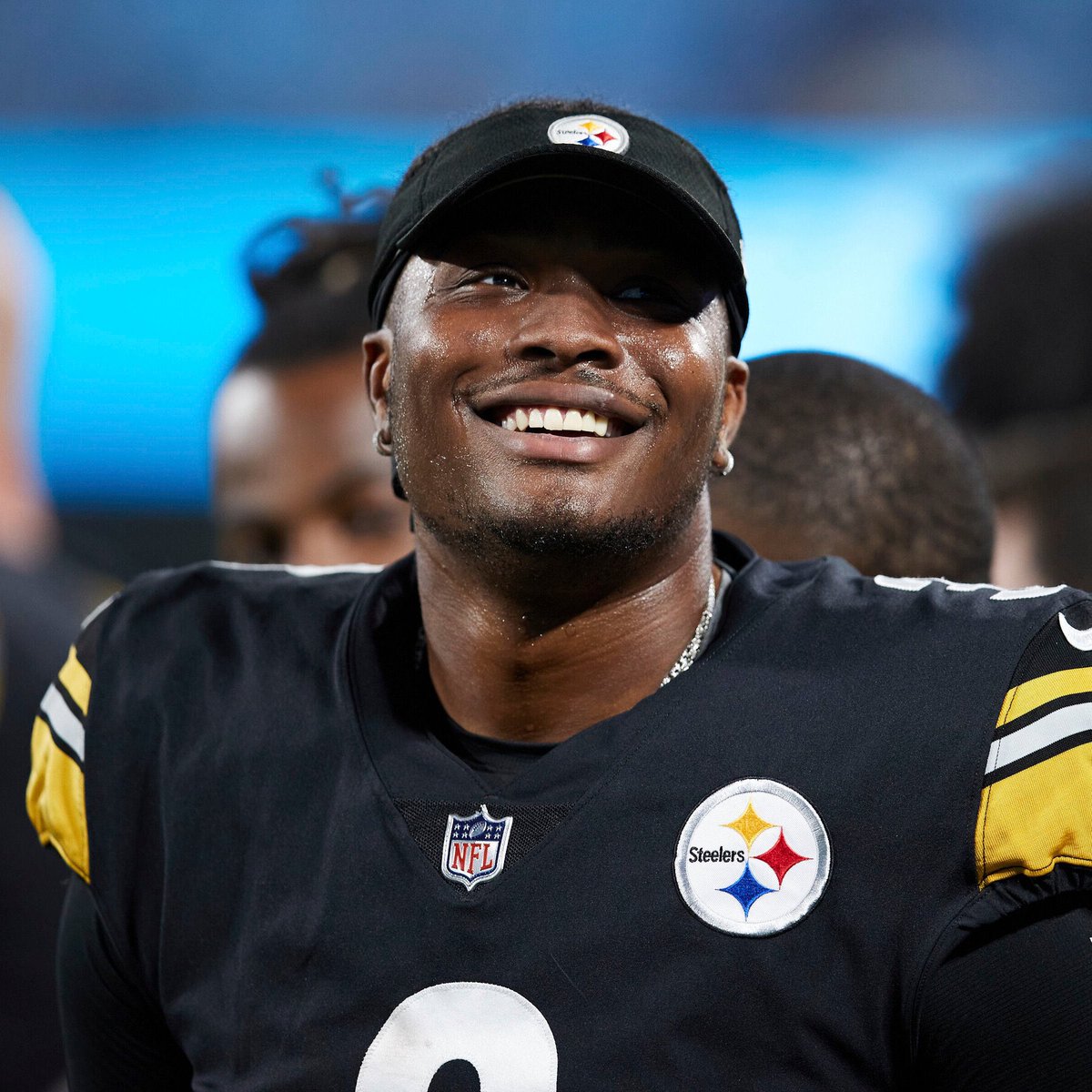 Blitz_Burgh's tweet photo. Fly High Dwayne Haskins! #Steelers #NFL https://t.co/1qGZBWN9Xf