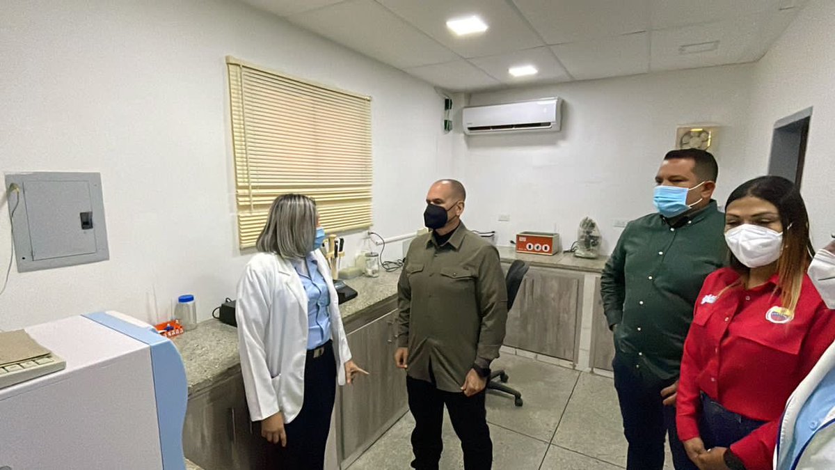 CeballosIchaso1's tweet photo. Inauguramos la Oficina #FASMIJ en la Policlinica de Polifalcón, garantizando la atención médica y bienestar de los funcionarios(as) y sus familiares. Entregamos vehículos motos medicinas y condecoramos a oficiales de policía destacados en la lucha contra las drogas. https://t.co/6k8sqqlDNM