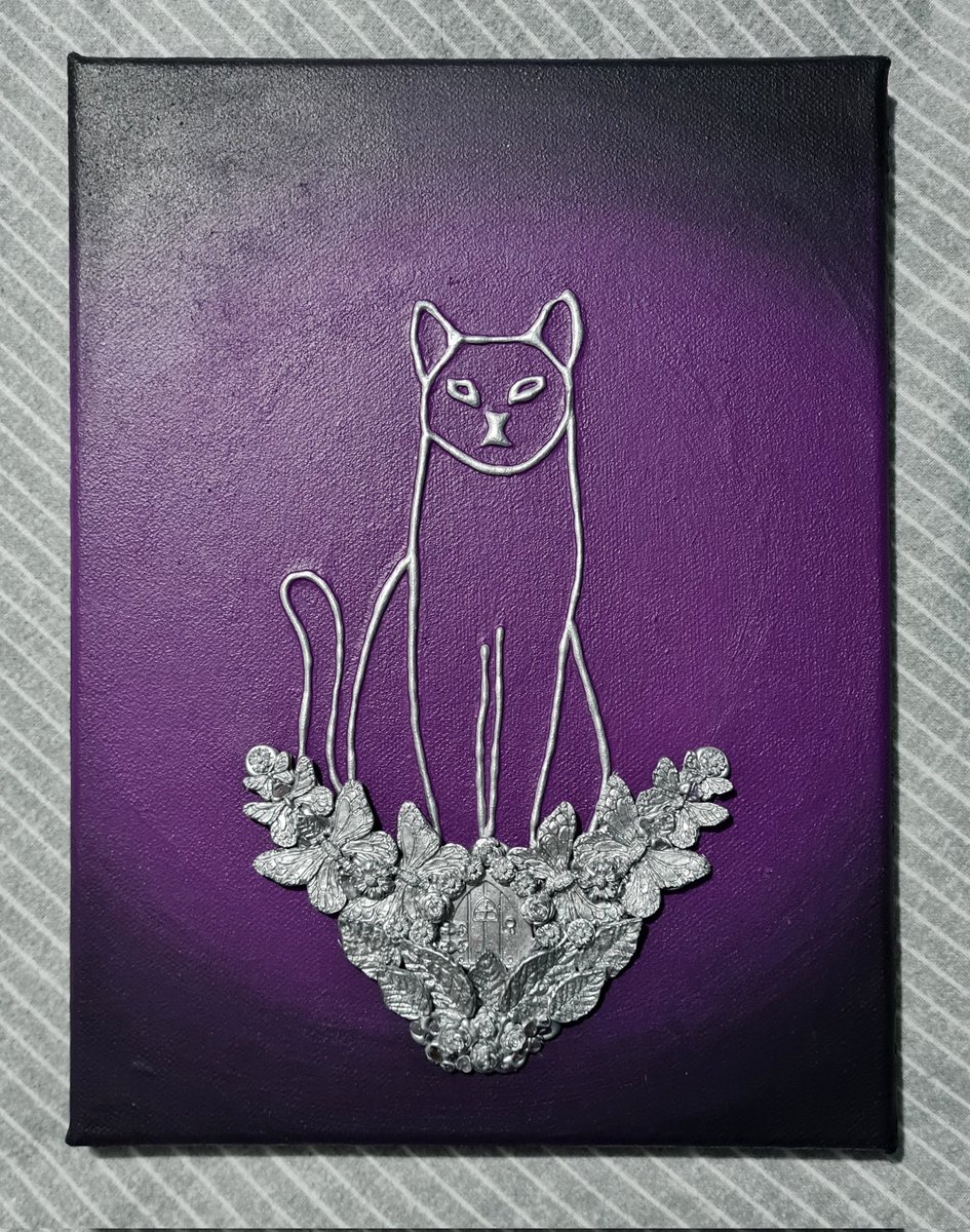 RubenAltArt's tweet photo. This is meant to be a #tribute to those #furbabies we have loved and lost. I like to think they are are playing in a never ending garden with a #magical little door they can make their way through, whenever they were needed or being thought of.#RubenArt #mixedmedia #art #Amethyst https://t.co/aU9incgGEX