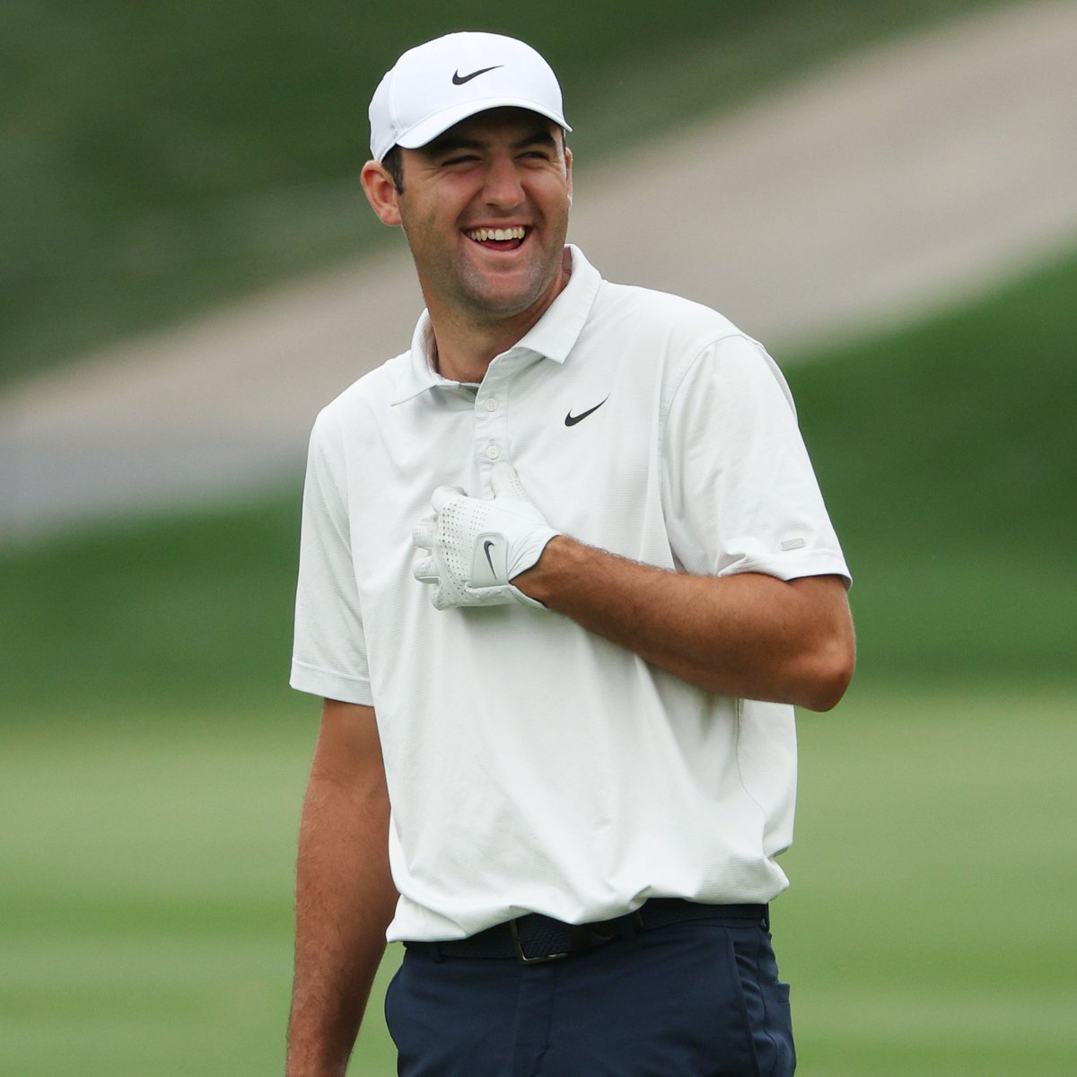 PGATOUR's tweet image. Back-to-back birdies 🐦

10-under par. 6-shot lead.