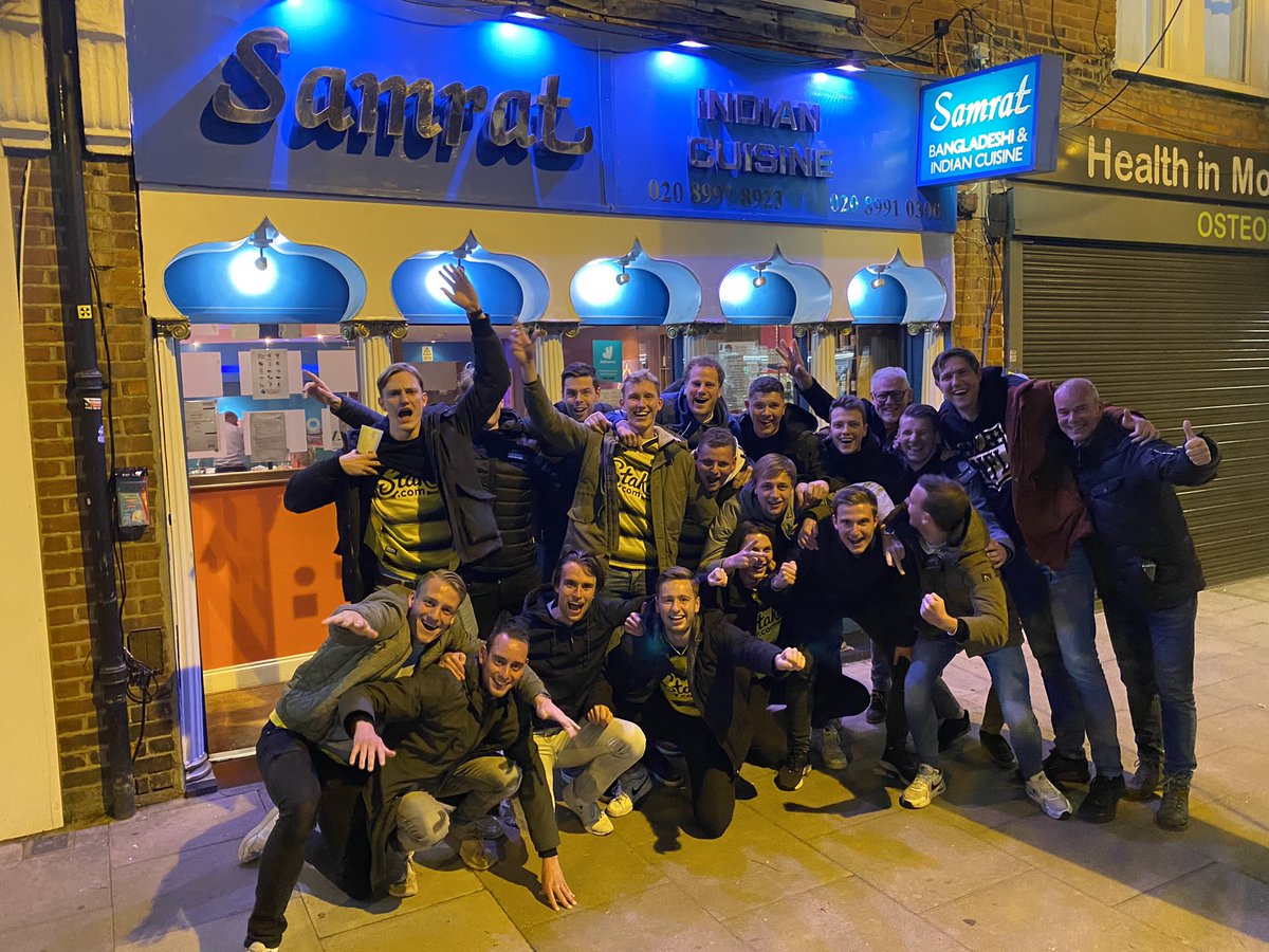 Broekhof28's tweet photo. And that is a wrap… what a blast! Dinner at #thesamrat #London #Ealing ! Thanks @PeterCrouchPod @petercrouch @Chris_Stark for sharing this place with the rest of the world! @asvdronten2 on tour! #passthepod #backstronger https://t.co/QhUAS9qccB