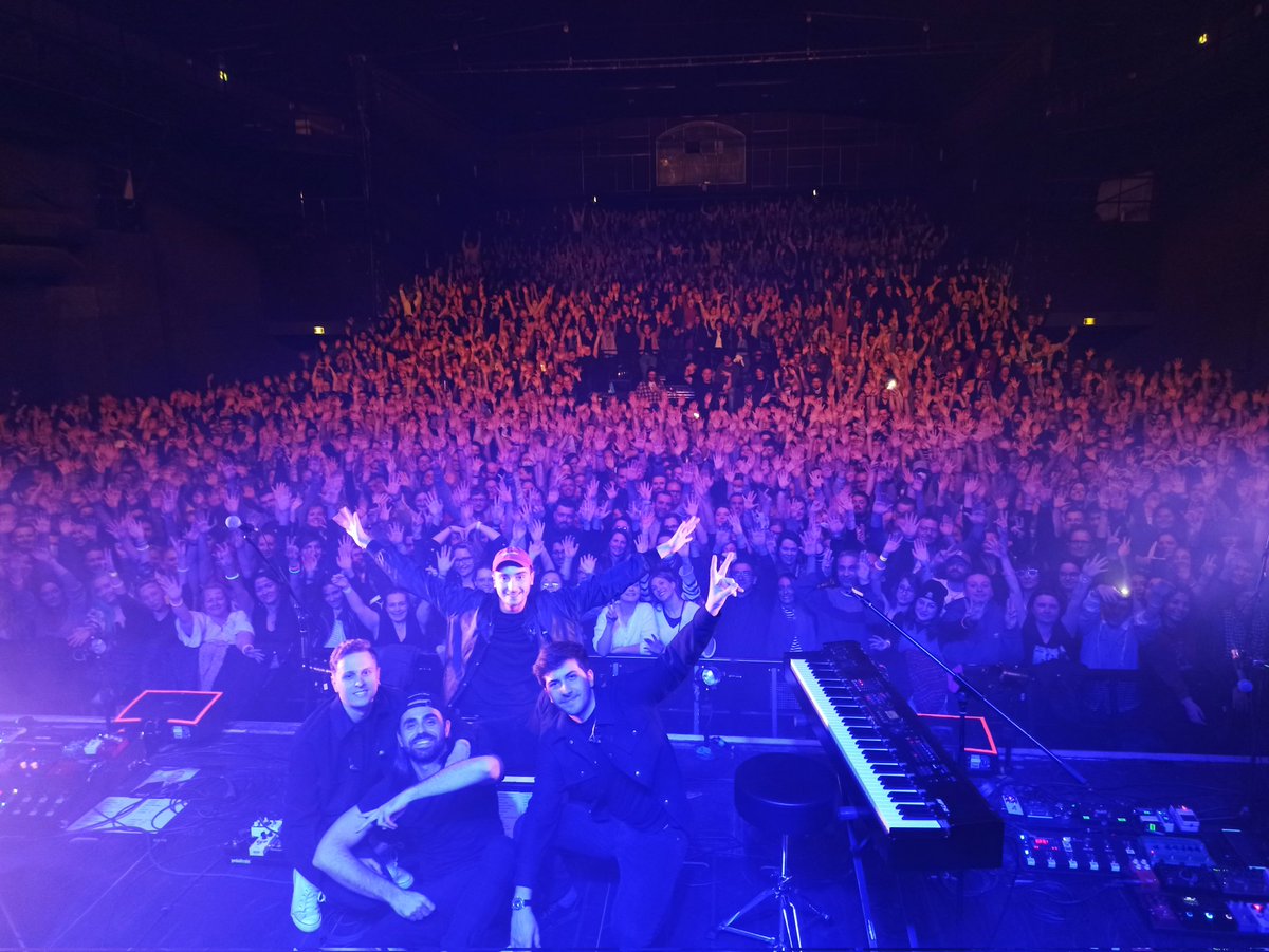 LYON ! Incroyable🔥🔥🔥❤️💙💚
Merci @kyo_officiel 🙏👊