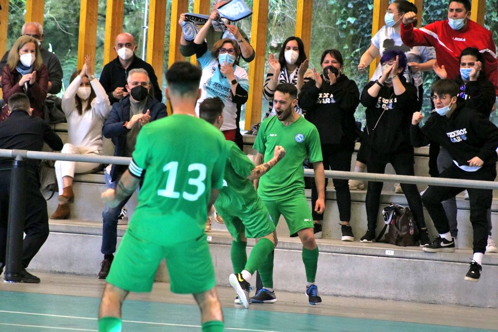 Santiago_Futsal's tweet photo. Cos resultados de hoxe xa estamos matemáticamente clasificados para o play-off de ascenso! 👏

Pasiño a pasiño afección! Volver non é fácil, pero entre todos temolo que conseguir💙 https://t.co/eygMXJG5qN