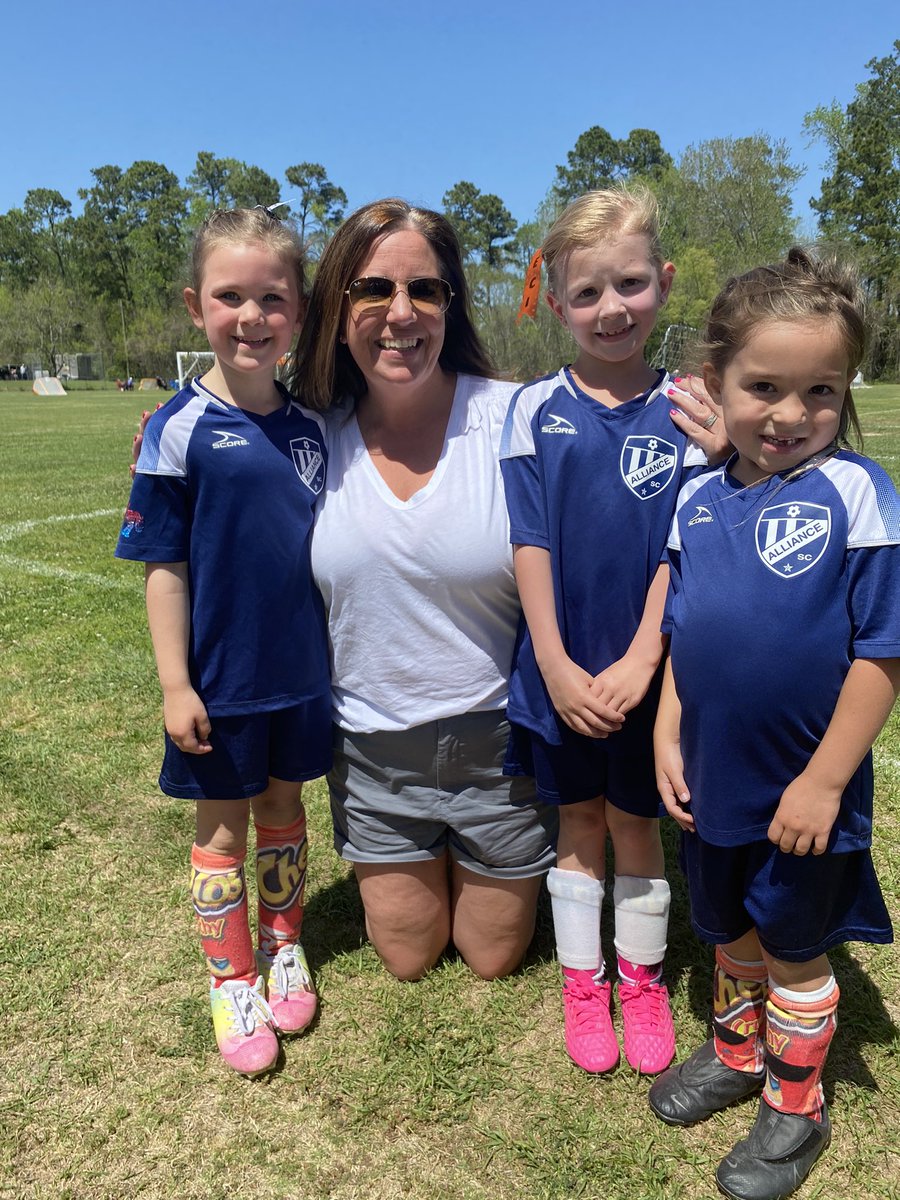 Kuchtas_class's tweet photo. So much fun to see some HHE Roadrunners in action today on the pitch. Go Cheetos! @HumbleISD_HHE #Bethelight https://t.co/nyw0ti5GGy