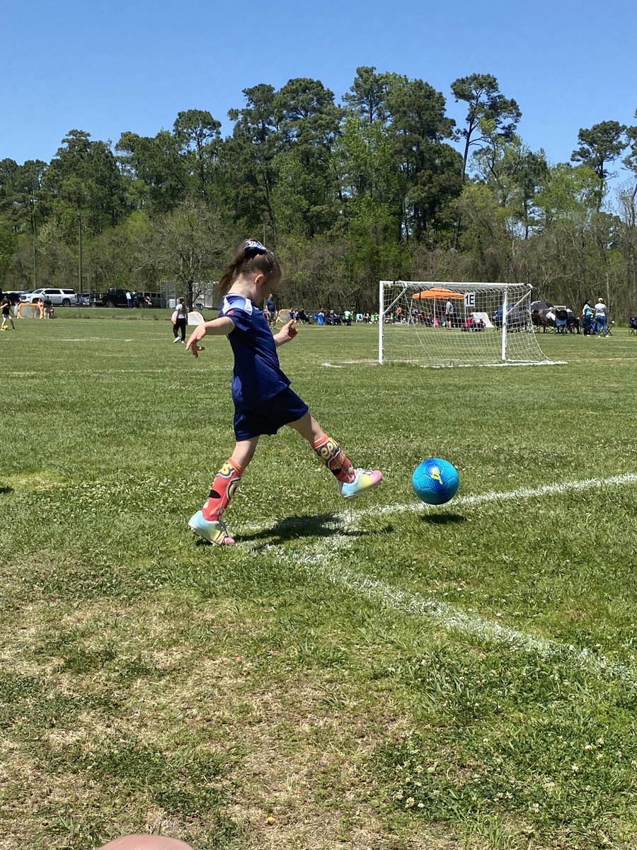 Kuchtas_class's tweet photo. So much fun to see some HHE Roadrunners in action today on the pitch. Go Cheetos! @HumbleISD_HHE #Bethelight https://t.co/nyw0ti5GGy