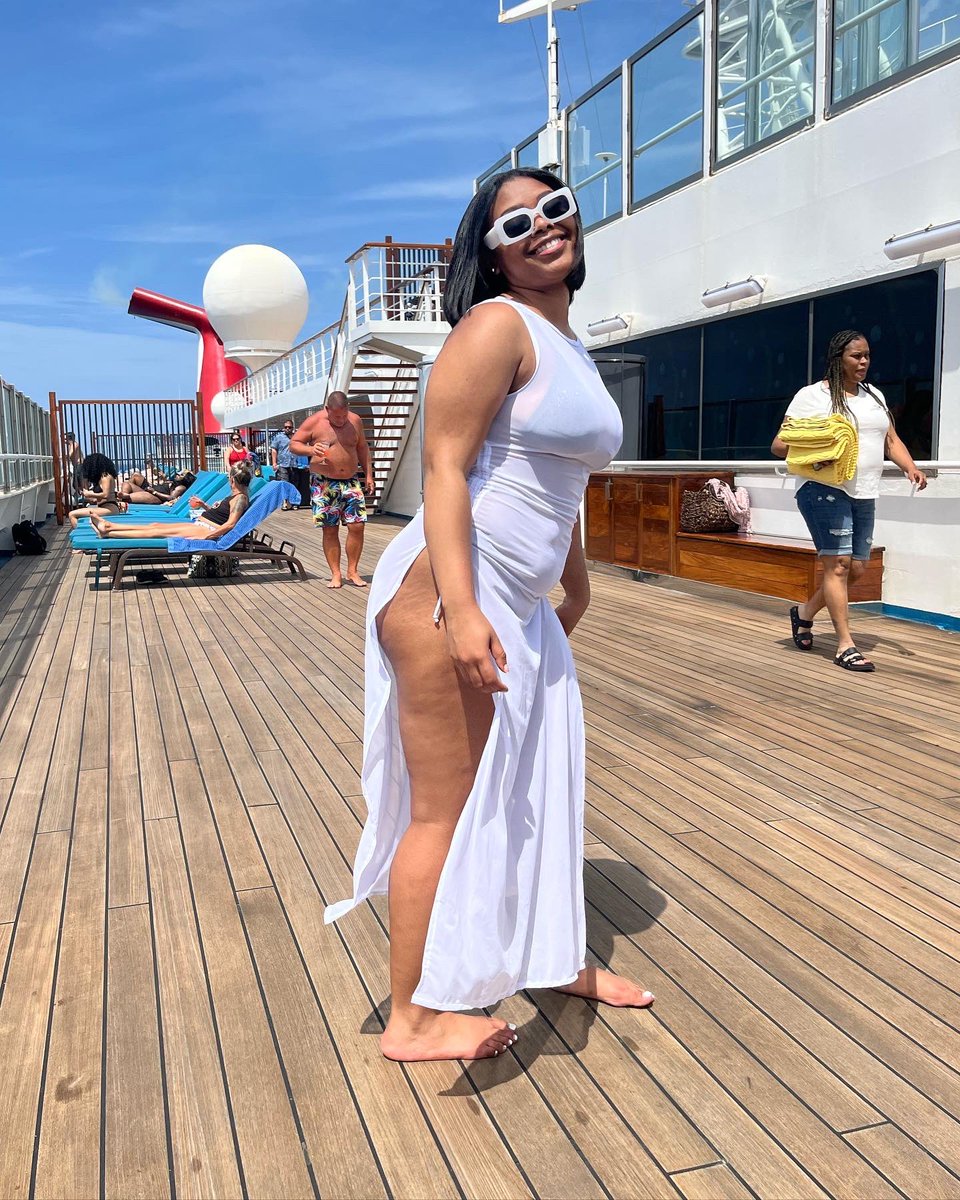 Suuggaa's tweet photo. What Island we hitting next bae? https://t.co/NpZIUWAOHF