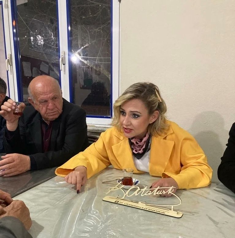 nurdan1979's tweet photo. Bu gece Köy ziyaretlerimize #UMURCA köyümüz ile devam ettik. Bizi ağırlayan değerli Muhtarım #AhmetZengin Kıymetli Köy Başkanım Naci Pelvan çok teşekkür ederiz
@Akburak @UmitDikbayir @UGUR__POYRAZ @meral_aksener @iyiparti https://t.co/ADAa4U7EjX