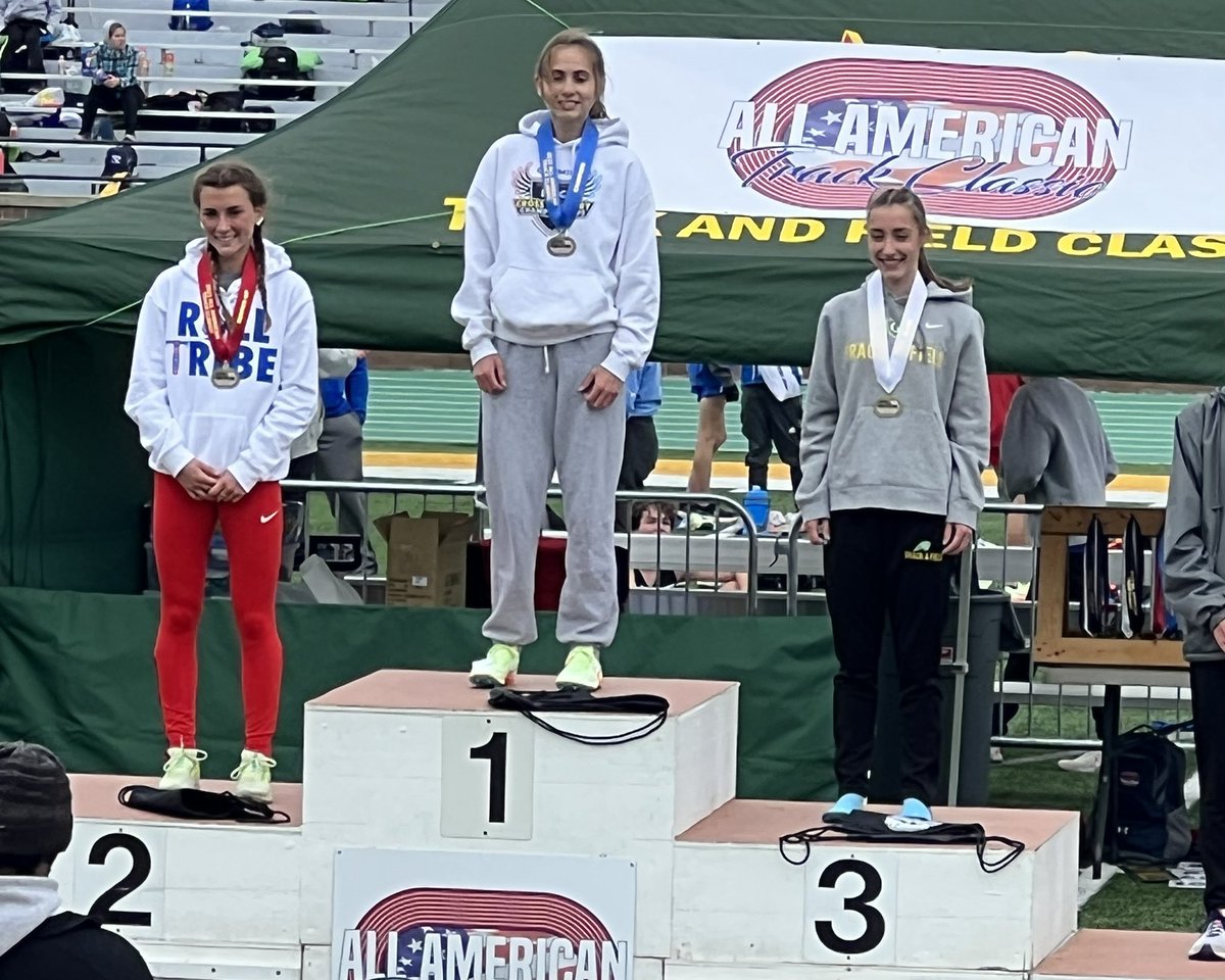 xccoachwalsh's tweet photo. WOW: RING THAT BELL!! 🔔🔔🔔

Charlotte Bell takes off in the wind, and rolls to yet another lifetime best race!

🔥Elite Mile Champion
🔥4:54 New Meet Record
🔥US#8
🔥@AATrackClassic Distance MVP

Fun to be a witness🙌@cuttytrack https://t.co/9mzCojPIVT