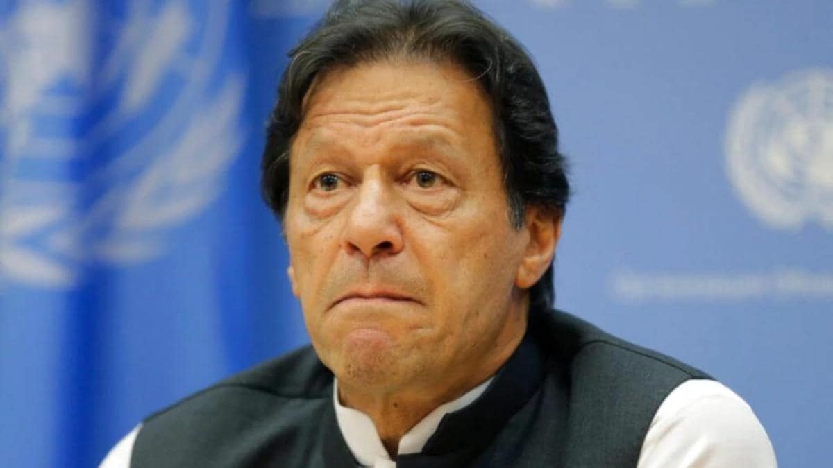 ShahabSpeaks's tweet photo. ہم نے ایسے ہی نہیں تیری طرف داری کی
تو علامت ہے میرے دیس کی خودداری کی https://t.co/70iOf0O6v9