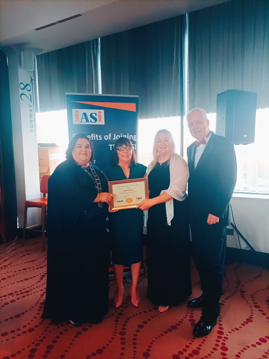 TheBrehon's tweet photo. The Brehon has been awarded Gold in the 4 Star Hotel Category at the Irish Accommodation Services Institute Awards (IASI). This award identifies industry leaders in the accommodation services sector. congratulations to Liz, our Accommodation Manager and her team ⭐️⭐️⭐️⭐️ https://t.co/YrGQAzdGAx