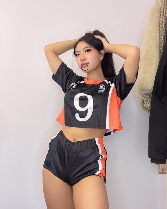 can i play with your 🏐🏐? https://t.co/iQP1owkRg0