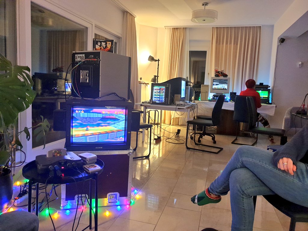 Christine 🌺🎮🧁🦋 tweet media