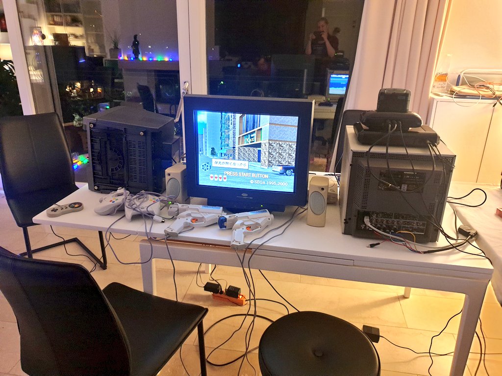Christine 🌺🎮🧁🦋 tweet media