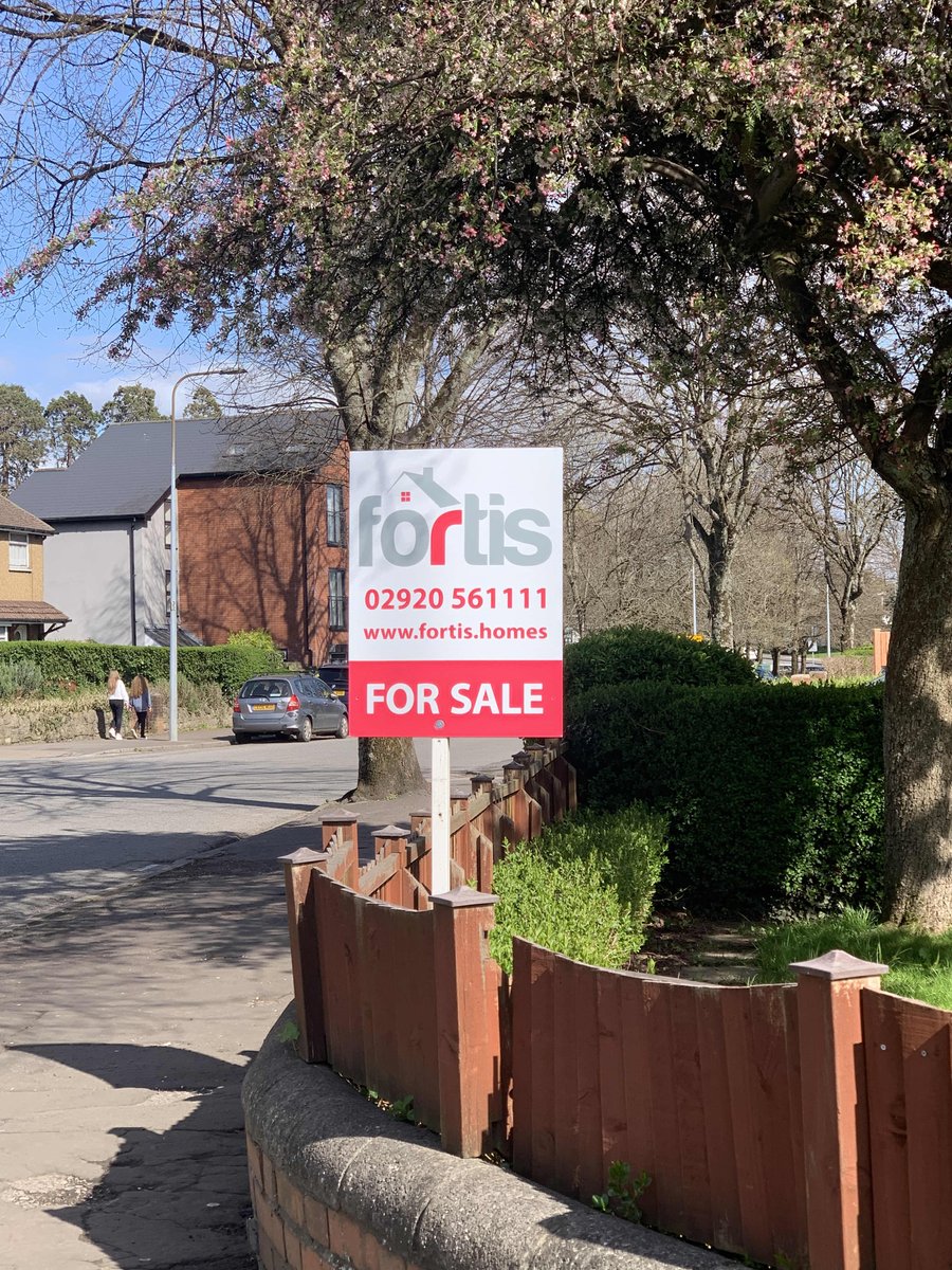 fortisdothomes's tweet photo. So lovely to see our for sale boards in sunny Fairwater๐๐ผโ๏ธ #estateagent #estateagentlife #estateagency #forsale #forsaleboard #propertyforsale #propertymarket #cardiff #southwales https://t.co/7KqBb9MsKI