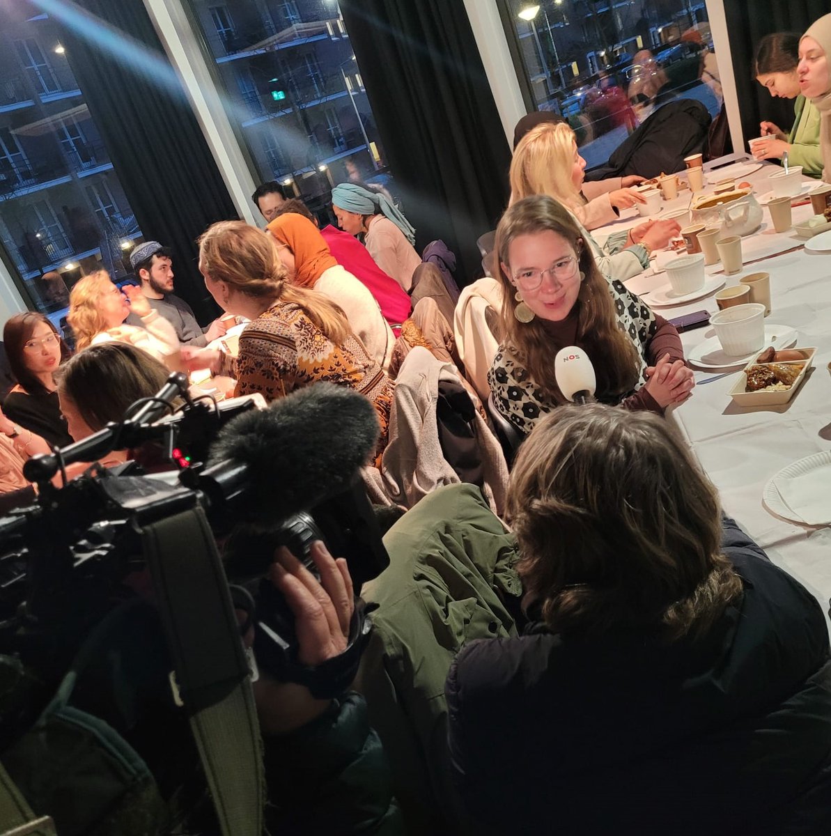 tamarkarman's tweet photo. interview NOS
Verbinding in deze tijd en overeenkomst tussen vasten ramadan-periode en christelijk vasten op weg naar Pasen. Mooi om met elkaar de dialoog op te zoeken! https://t.co/Gg25Vu38Ad