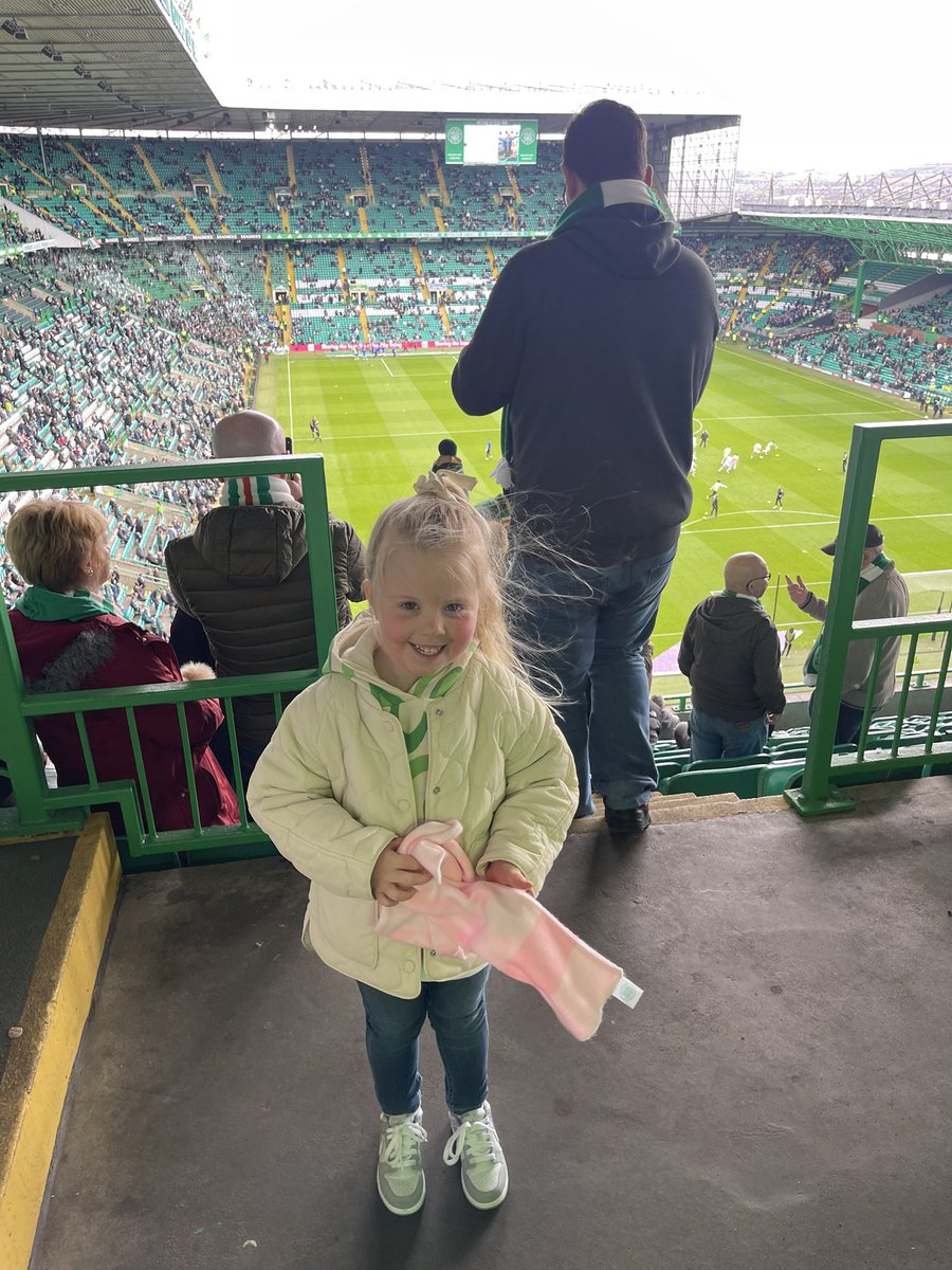 ro51sko's tweet photo. Lucky mascot 🍀💚 https://t.co/eVLkTn1gd3
