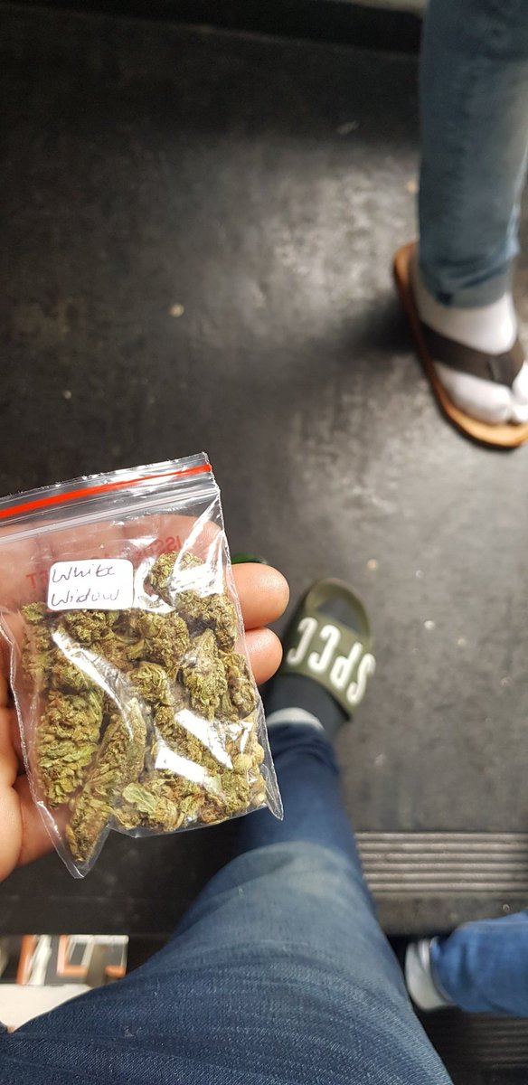 sakhyrsa's tweet photo. Let me just smoke my weed cz this fight doesnt seems to be happening today mxm#CassperVsNaakMusiq https://t.co/8Gx22E1vrC