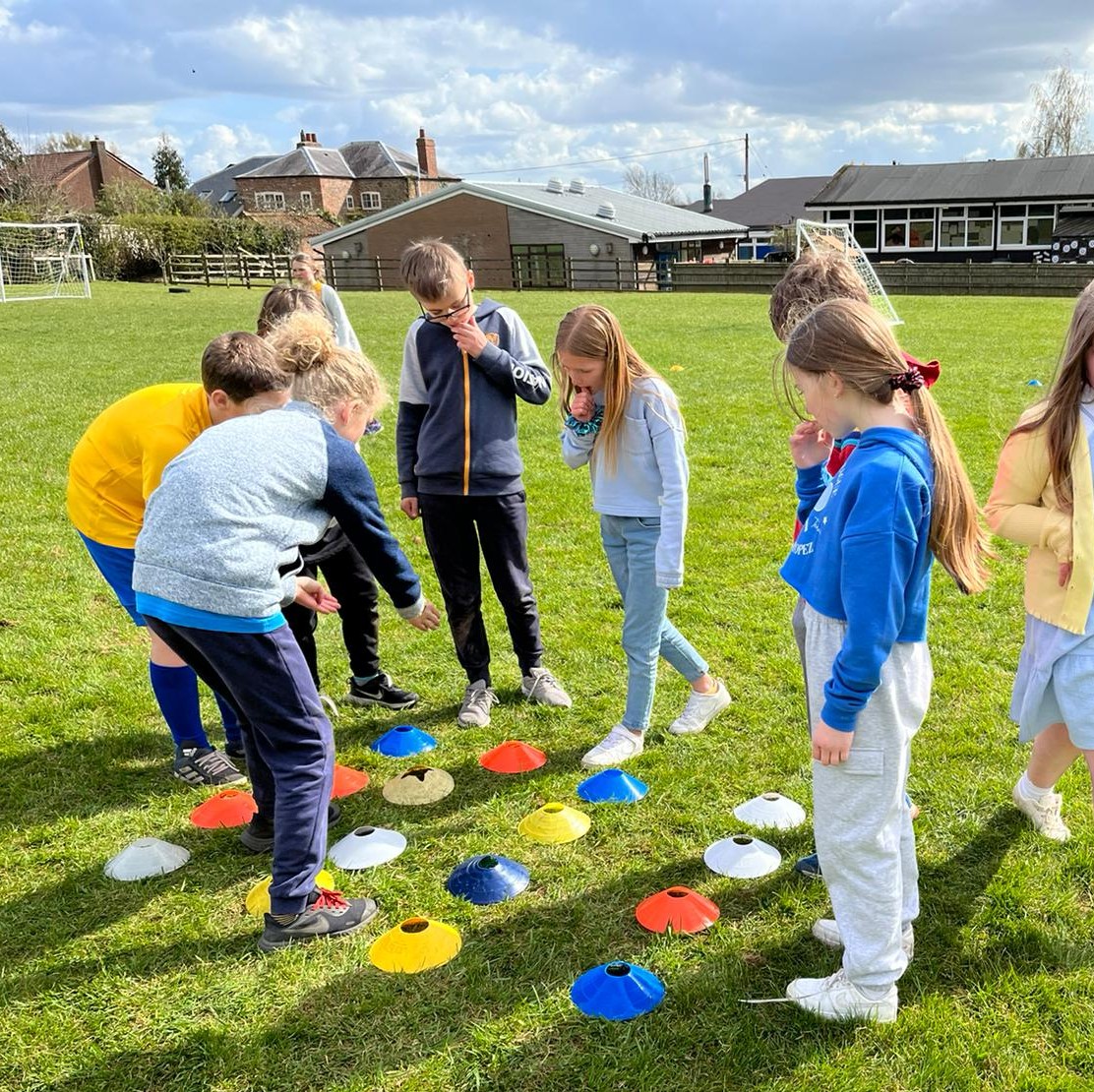 healthyme_uk's tweet photo. It's not too late to book your child on to our Easter Holiday Club!

ross@healthymeuk.com

Mon 11th - Thurs 14th Apr
At @SheriffHuttonPr
8:30am-3:30pm

We've children attending from all over NYorks. Examples @cliftongreenps, @HuntingtonPrim2, @robwilkprimary, @RalphBPSch_York https://t.co/5TXFVKkpDL
