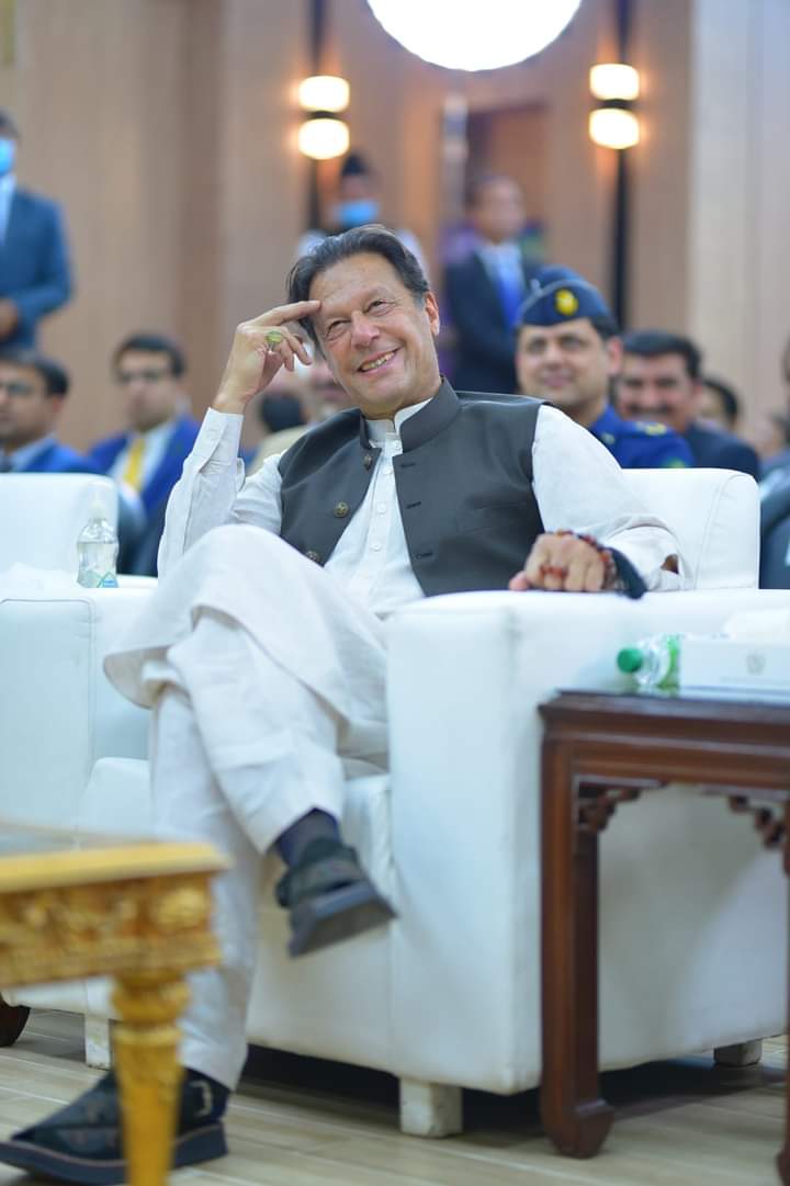 _Samayyyyy's tweet photo. Tum Jeeto Ya Haro, Suno #ImranKhan Hamein Tumse Pyar Hain. 💯❤️
#onemenarmy
#BehindYouSkipperAlways https://t.co/vQm2WJlLMn