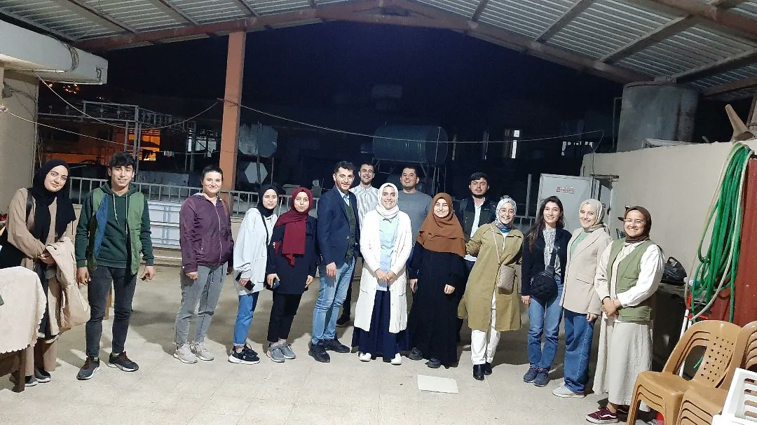 DavranDernegi's tweet photo. DAVRAN.DAK-DER üyeleri olarak, iftar yemeğinde buluştuk. Nazik ev sahipliklerinden dolayı KÜÇÜK ailesine şükranlarımızı sunuyoruz. Hayırlı Ramazanlar.
#Davran https://t.co/V1TOZ3scKg