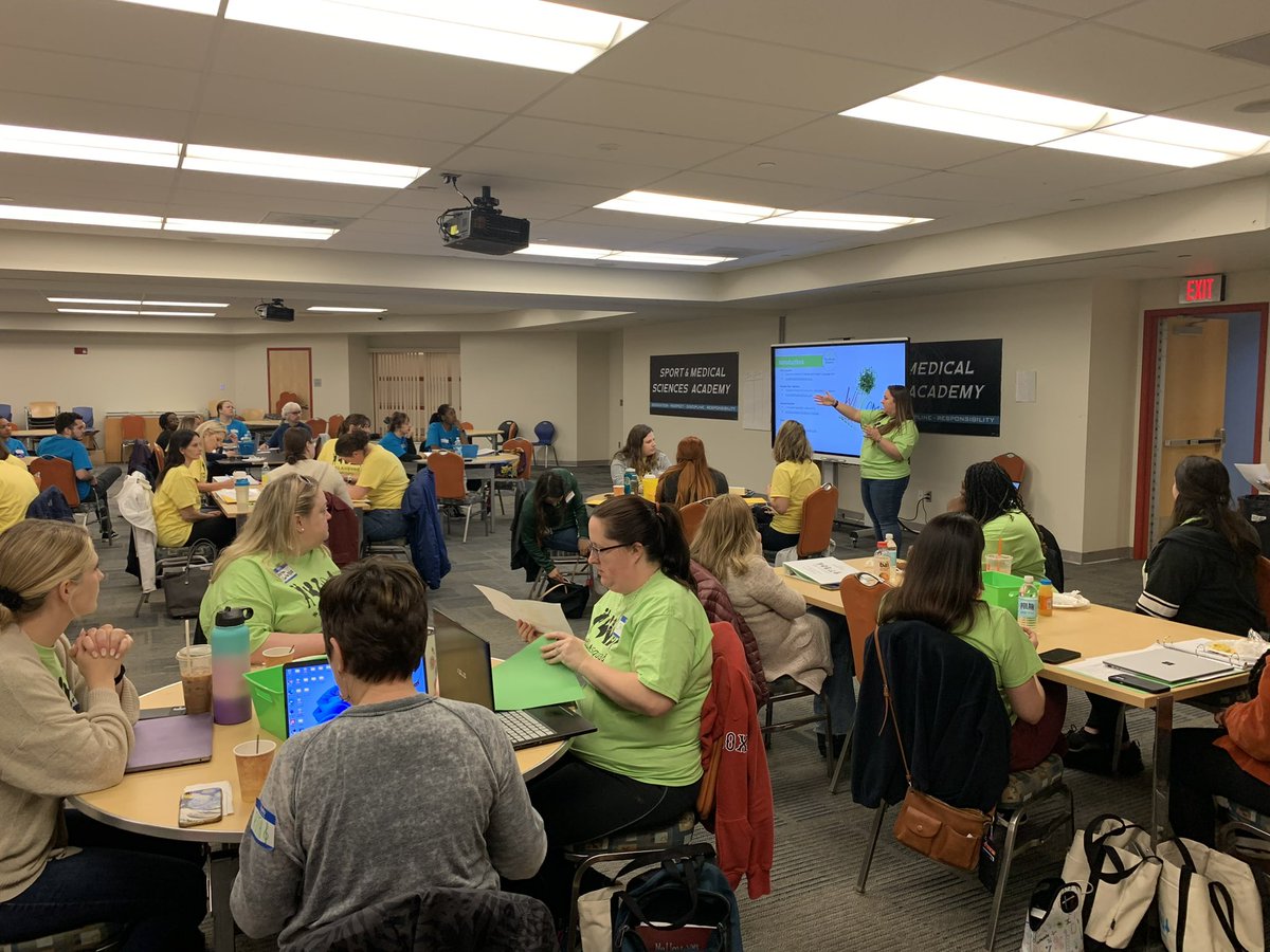 Hartford_Public's tweet photo. Our #ELAsquad getting ready to welcome our Intersession students next week! Thanks to our dedicated teachers for going this extra mile. We also admire our students and families for making the Intersession commitment! https://t.co/waUNWBPAqd