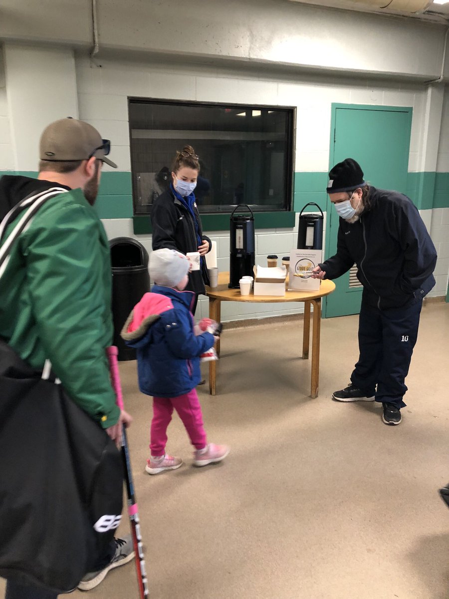 sydenhamkennedy's tweet photo. That’s a wrap! Thanks again to everyone involved with @LTMHA2012 #TheFirstShift #Hockey Program and thanks to the @Senators @NHLPA @BauerHockey @LTRecreation and our friends at #TheGiddyGoatCafe for the hot chocolate and cookies! Great way to end the season! https://t.co/xTD6aoGLRz