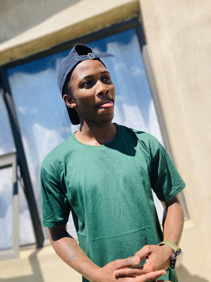 sanele_stone's tweet photo. Smile😄no matter what you are going through #CassperVsNaakMusiq #DamnRIP https://t.co/4IfK3ZIJ2Q