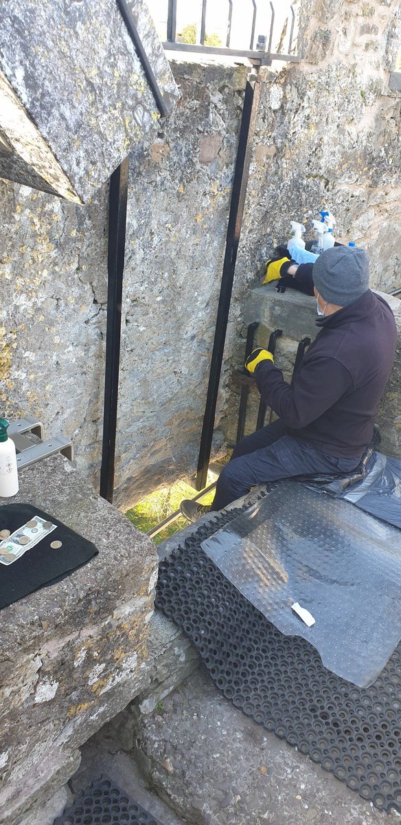 odowd_bryan's tweet photo. @StDavidsSS Its time for our TYs to kiss the Blarney stone https://t.co/ILMe96tCUH