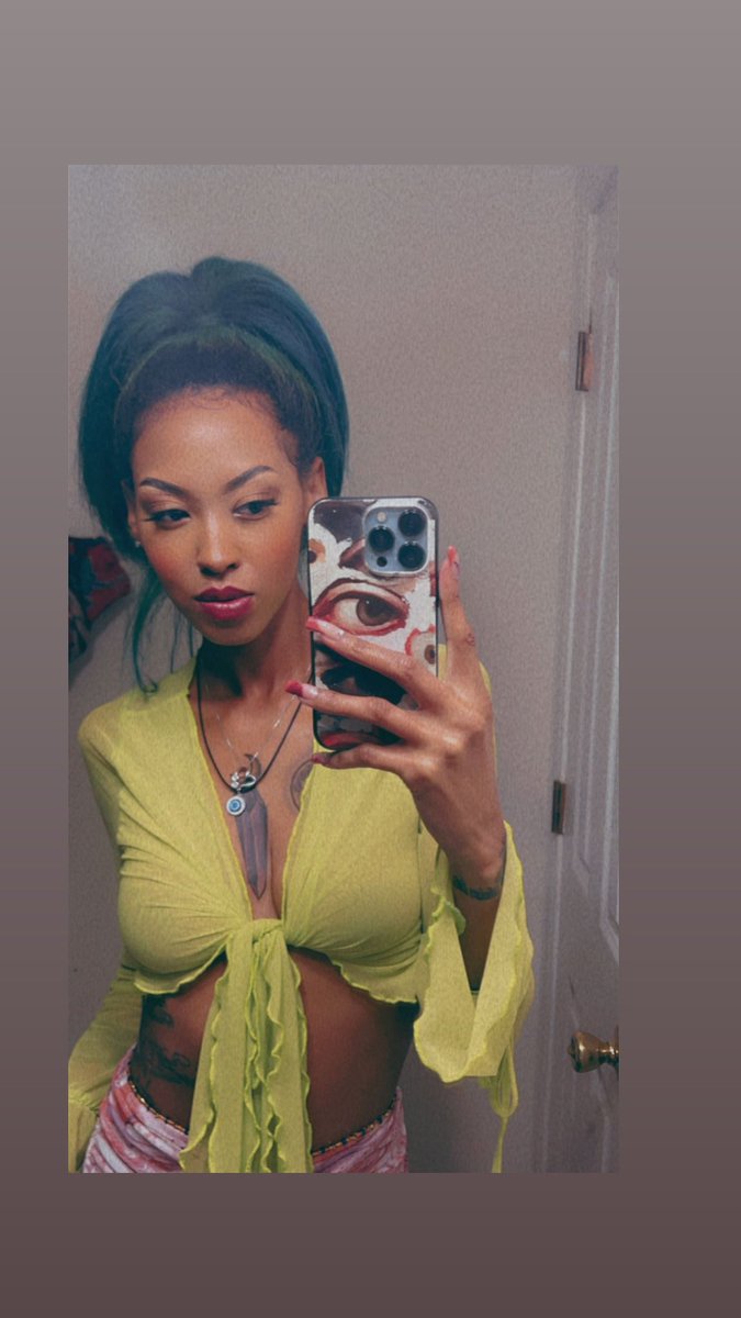 Cuban_Trilla's tweet photo. The ponytail is ponytailing 😂😏 https://t.co/ogDcDTuYig