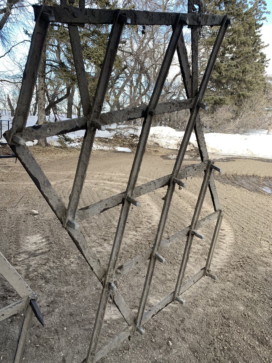 RintoulTyler's tweet photo. Harrow maintenance day I think these were due for a change. https://t.co/kQEXCToR3R
