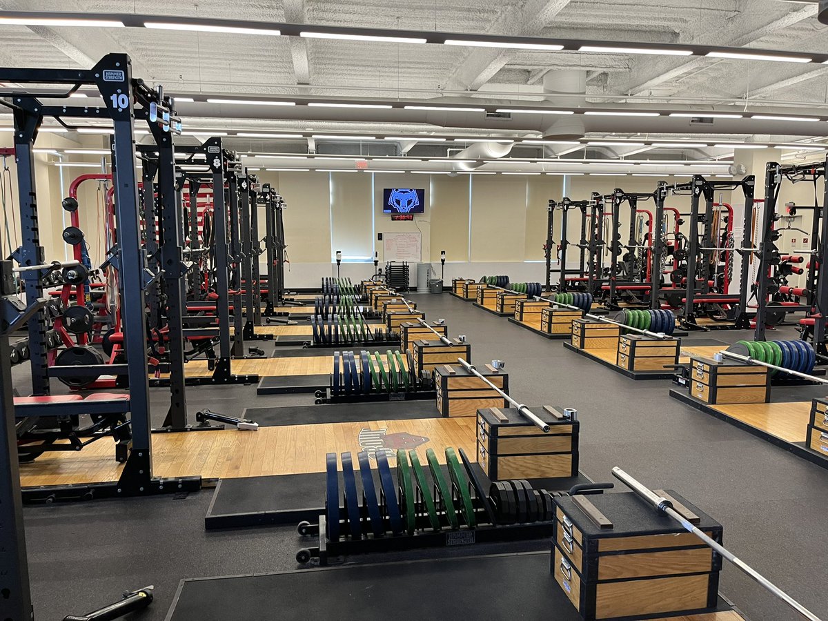 Thank you <a href="/coach_marini/">Heather Marini</a> <a href="/coachDjackson1/">Darryl Jackson</a> <a href="/BrownHCPerry/">James Perry '00</a> for having me on an amazing visit today!! <a href="/BrownUFootball/">Brown University Football</a> 🐻🐻