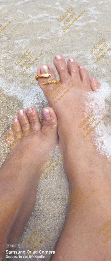 KANDIEGODDESS's tweet photo. Lick &amp; suck on each toe
#footfetısh#widesoles#pillowsheels#pillowprincess#foot slave needed #size10 #size10soles #softsoles #pillowprincess https://t.co/mhmpAYKBHV
