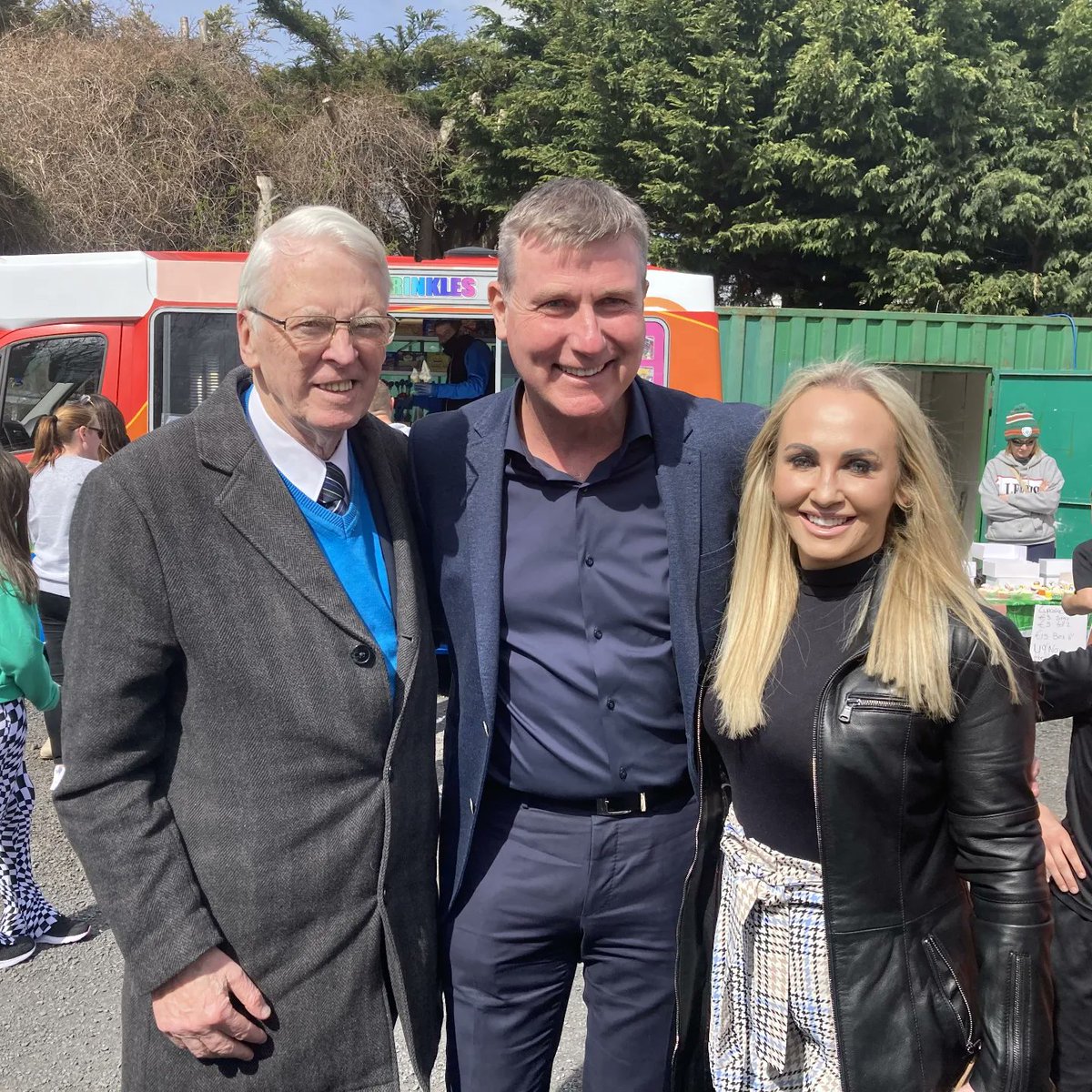 DublinSWFF's tweet photo. Tallaght Cllr Charlie OConnor and cllr Teresa Costello attended the formal Opening of the Tallaght Town FC Clubhouse with Minister for sport Jack Chambers TD and Ireland Soccer Manager Stephen Kenny

@fiannafailparty @tcos1804 @coconnorlar https://t.co/AvJN4I75UL