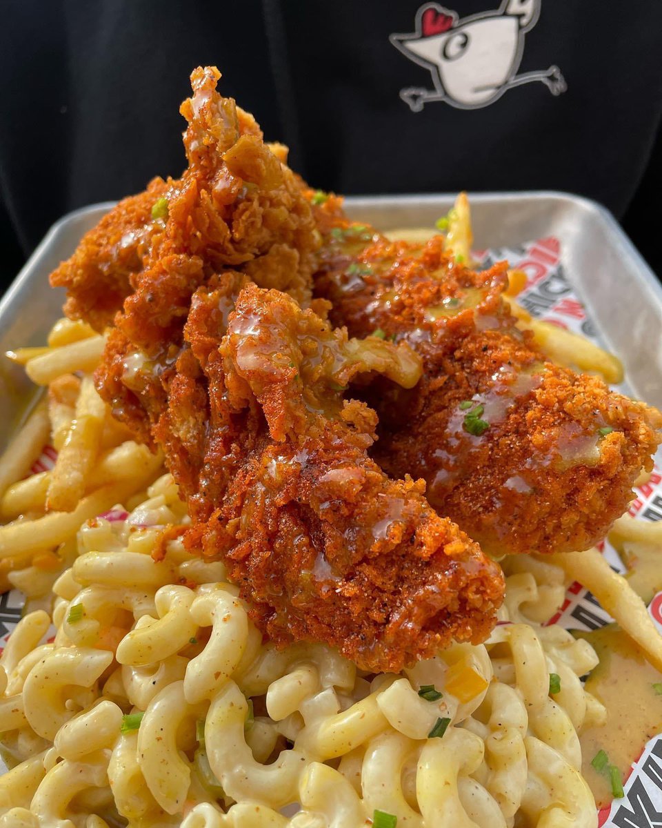 chicknoutroc's tweet photo. THE PLATE  
Is back Tonight for secret menu SATURDAY! 🤩
.
.
French Fries, Mac salad topped with 2 Tenders - hand seasoned to order, drizzled with our homemade honey mustard. ✌️
.
.
Order on-line or in-person and come grub with us 5-9pm 😎
.
.
#rochesterny #theplate #chicknout https://t.co/g1iQfPaGwc