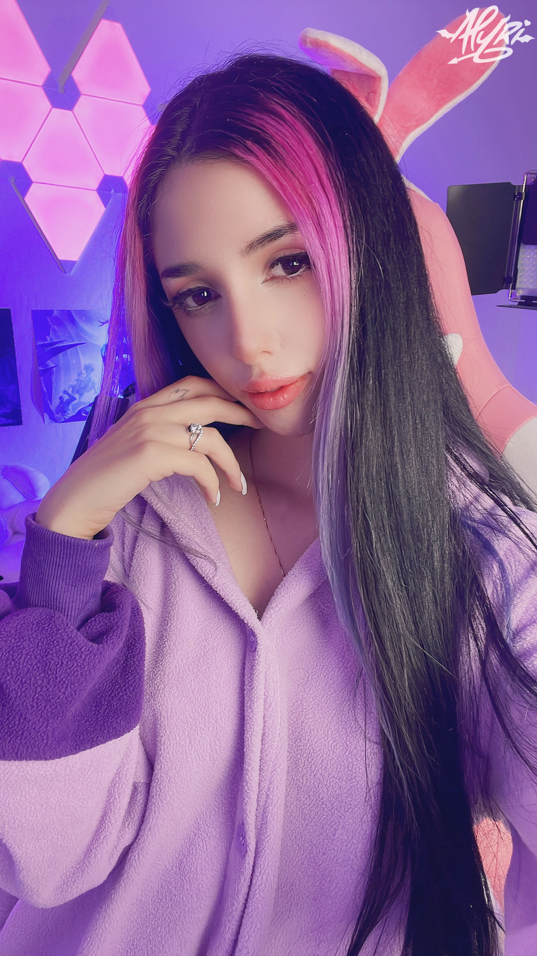 Alyri_Tv: What Happened Behind Closed Doors? - 8ddhxhu