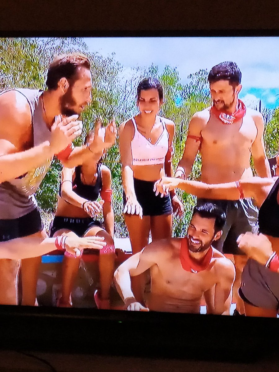 G_komis's tweet photo. Σιχαμένοι...#survivorGR https://t.co/OoFLheYc0f