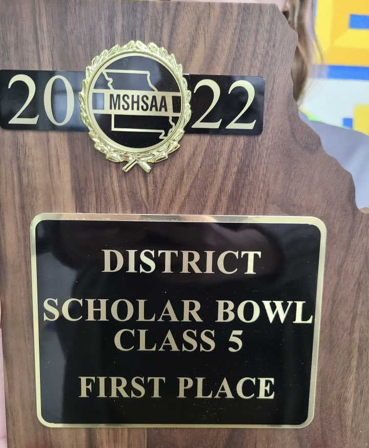 DeSoto High School (@desotohs73) on Twitter photo The Green Army wins Districts! Congratulations to the DHS Scholar Bowl team for their victory today. The Dragons took down Farmington in the Semiโs and Cape Norte Dame in the Finals. <a href="/De_SotoDragons/">De Soto Dragons</a> <a href="/DeSoto73/">De Soto #73</a> The Green Army wins Districts! Congratulations to the DHS Scholar Bowl team for their victory today. The Dragons took down Farmington in the Semiโs and Cape Norte Dame in the Finals. <a href="/De_SotoDragons/">De Soto Dragons</a> <a href="/DeSoto73/">De Soto #73</a>