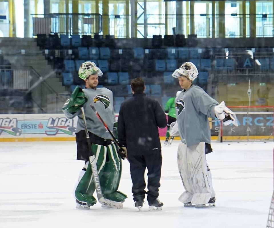 Kinger_92's tweet photo. Hungarian championship 🥇 
Estre Liga Play offs 🥈 
Hungarian cup 🥉 
League 1st and 2nd in shut outs ✅ 
League all star goalie ✅ 
A lot of stories from Romanian trips you wouldn’t believe happened! 
These 3 have been incredible to work with, pros, intelligent and good people🦅 https://t.co/i0f85JsyxP