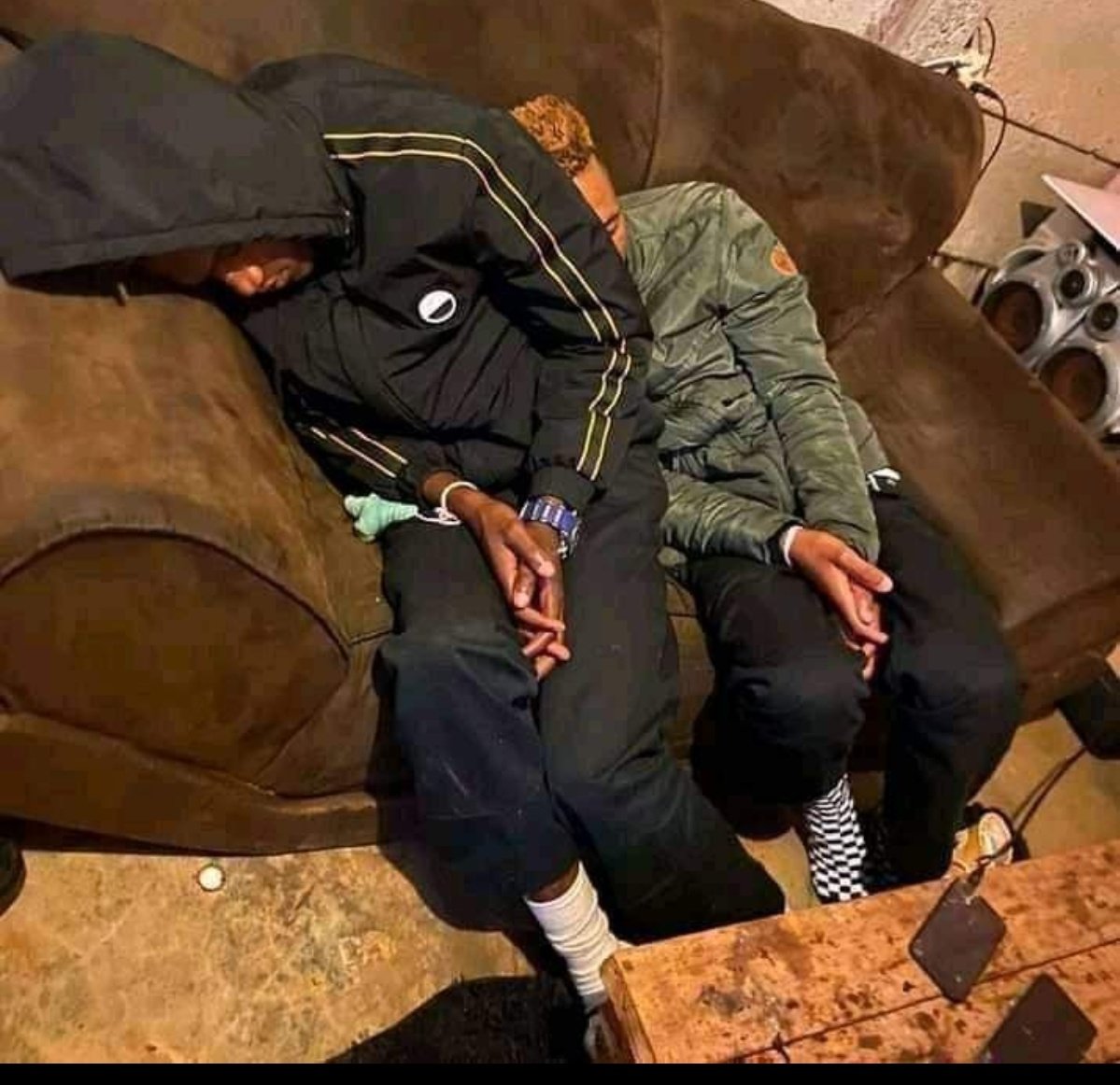 #CassperVsNaakMusiq by the time the game starts.